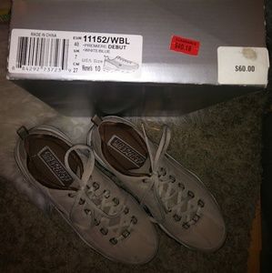 Womens Size 10 Skechers New in box sneakers